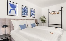 Blu Apartment -Modern Interior Design In City Centre- Close To Hbf & Uni